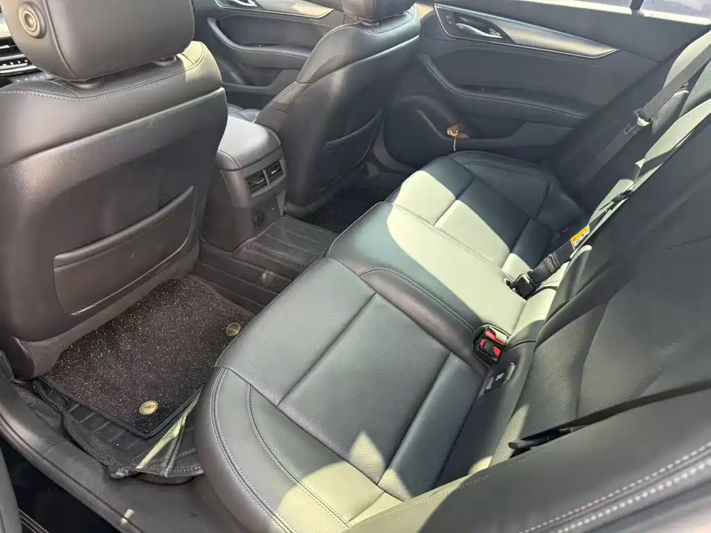 Cadillac CT5 — фото 5