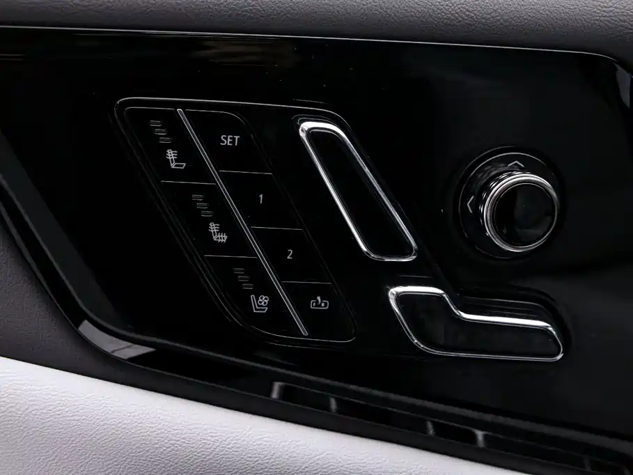 Cadillac IQ — фото 13