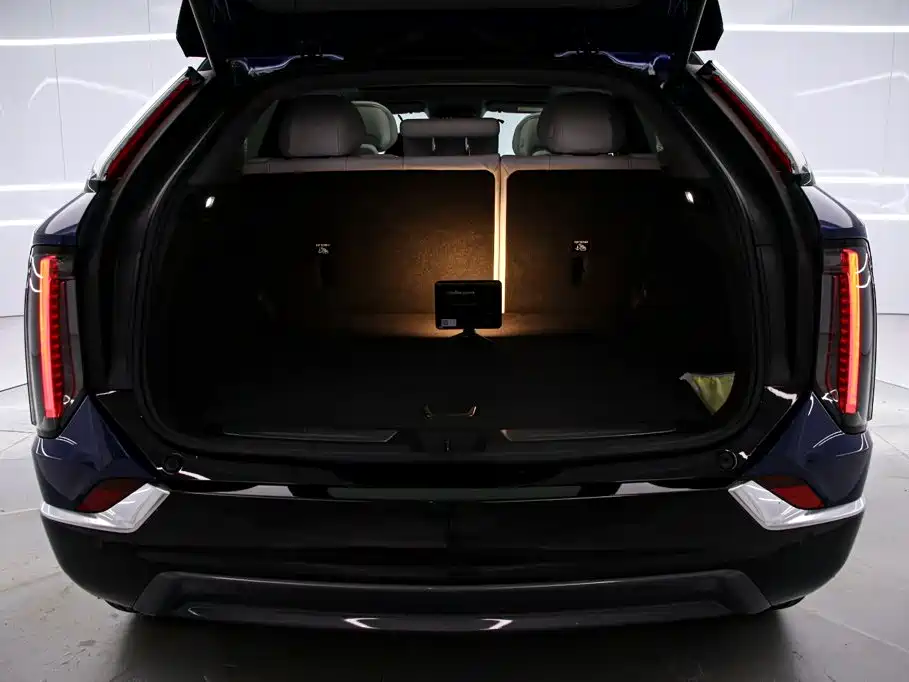 Cadillac IQ — фото 18
