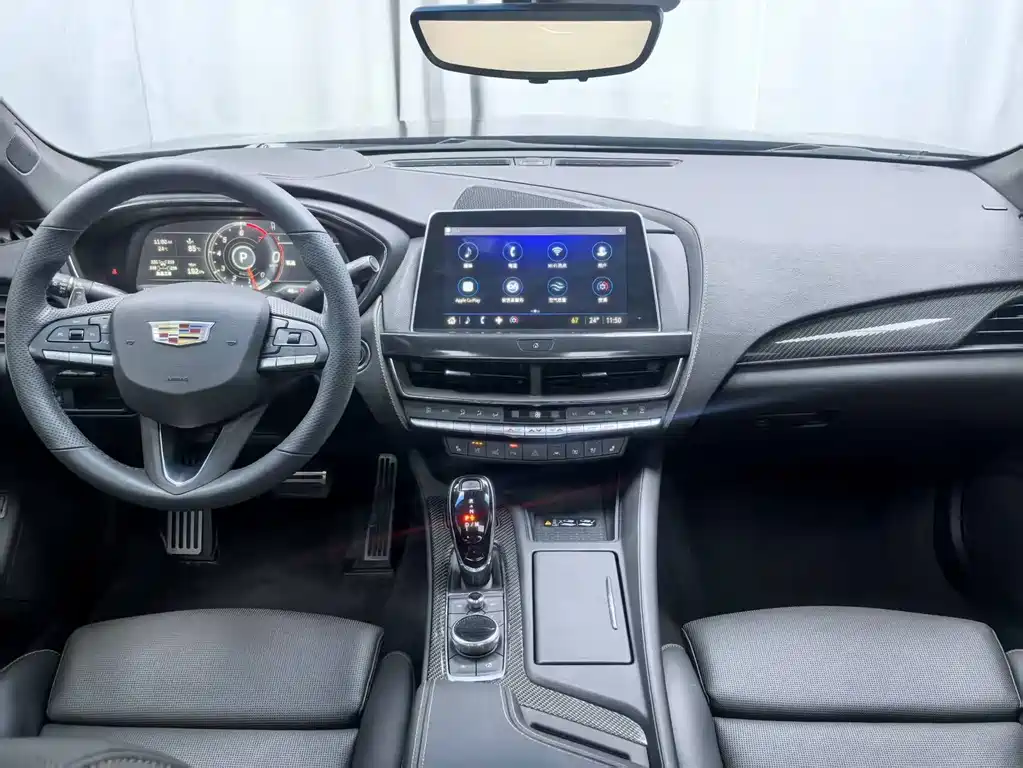 Cadillac CT5 — фото 9