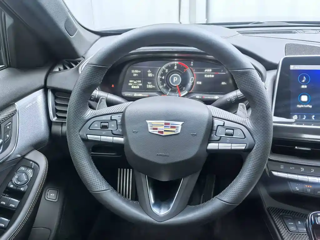 Cadillac CT5 — фото 10