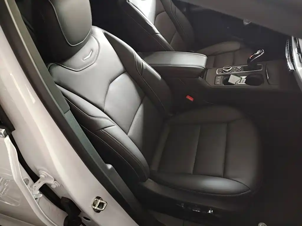 Cadillac XT4 — фото 25