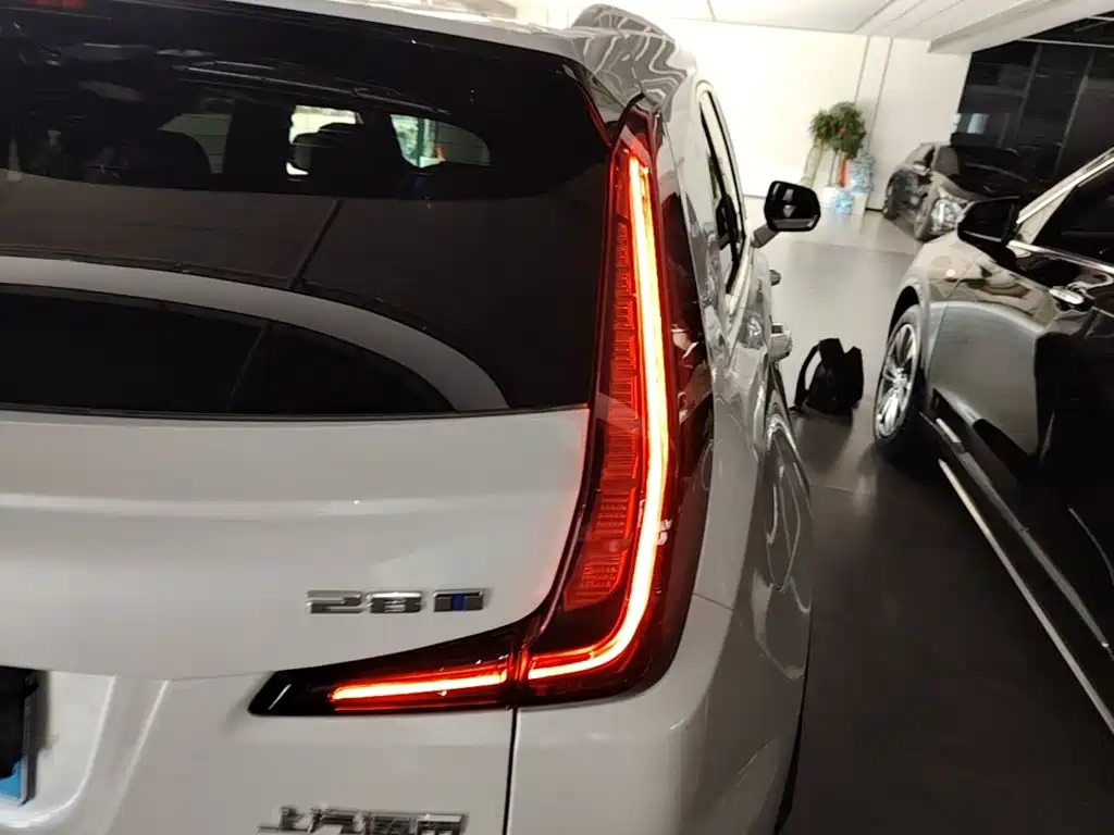 Cadillac XT4 — фото 8