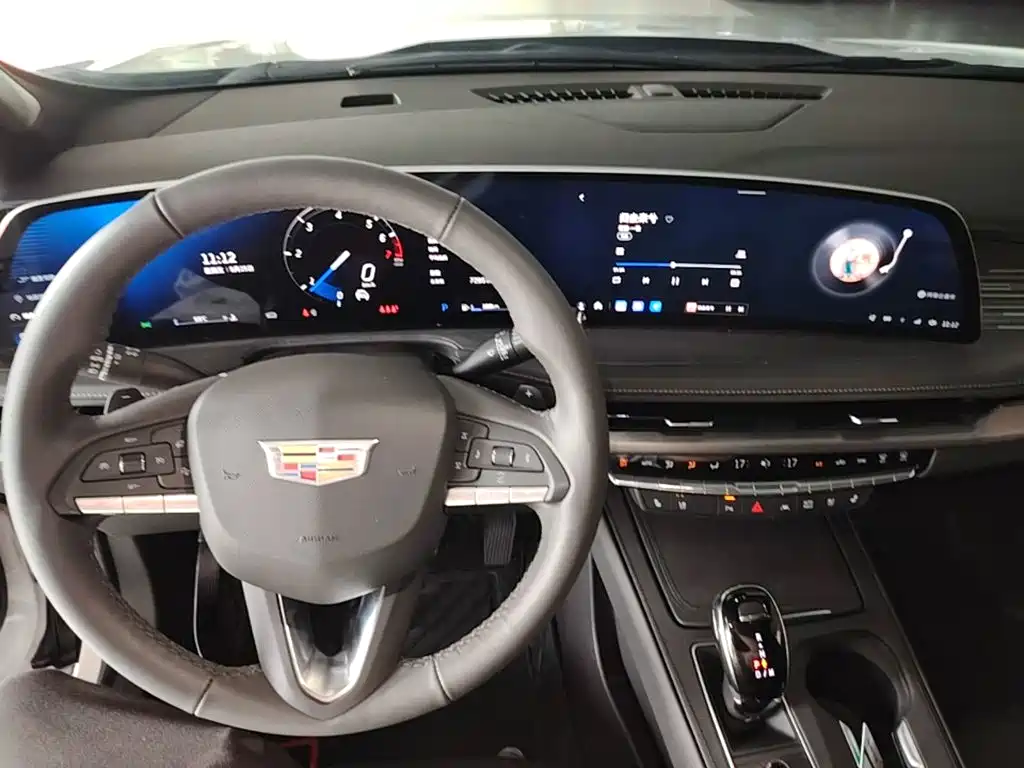 Cadillac XT4 — фото 10