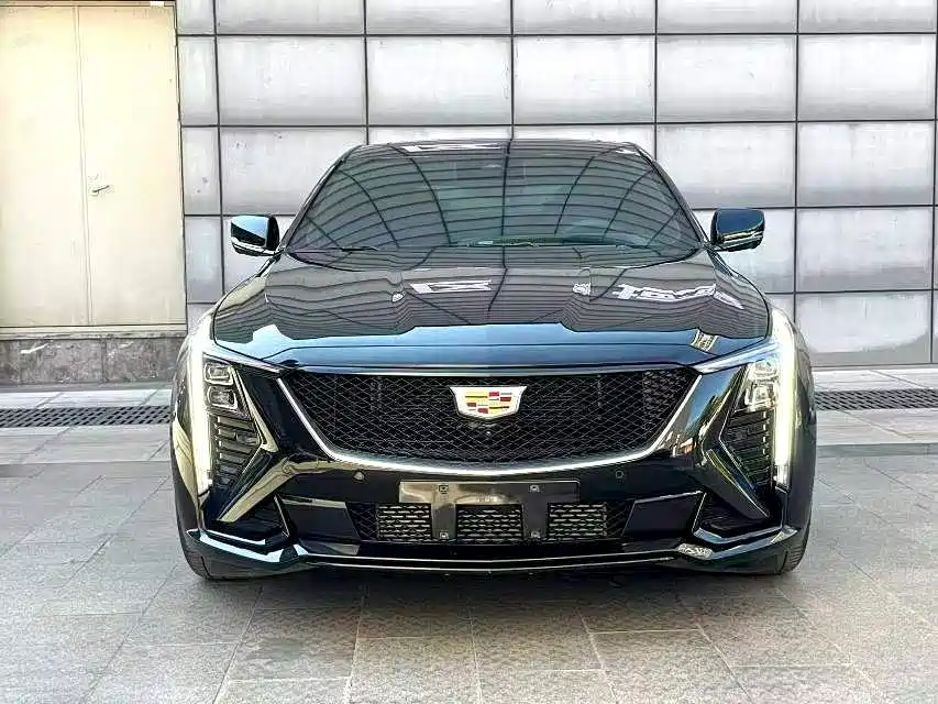 Cadillac CT5 — фото 2