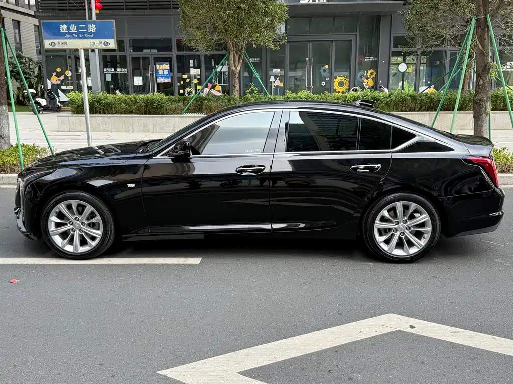 Cadillac CT5 — фото 11