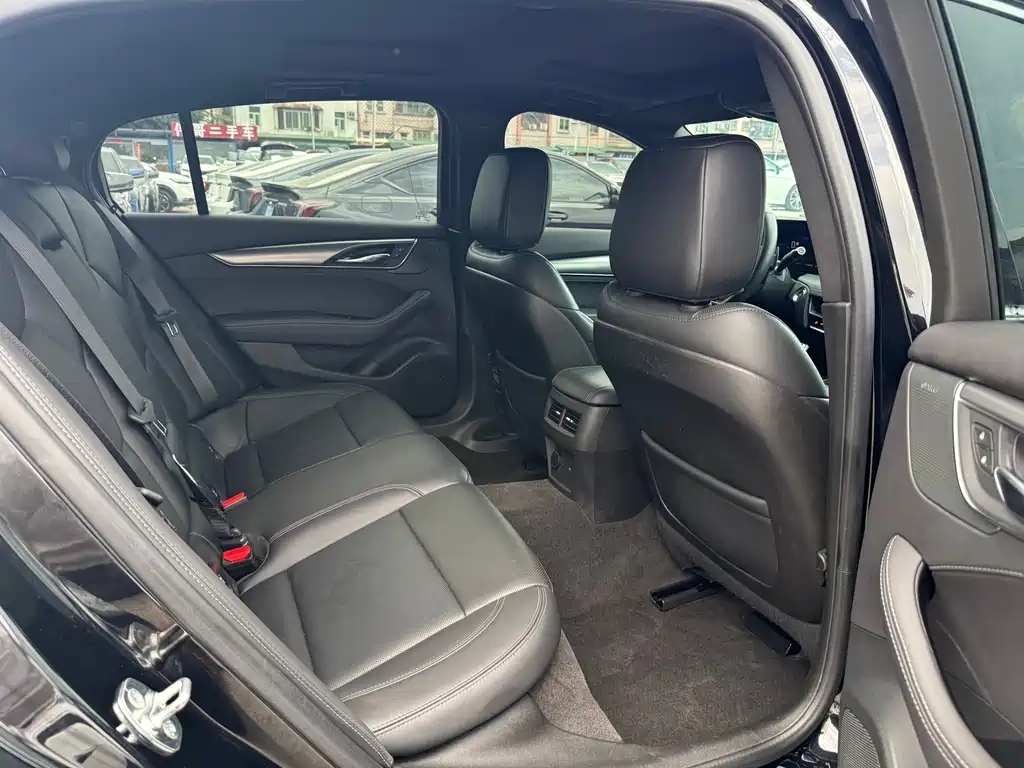 Cadillac CT5 — фото 5