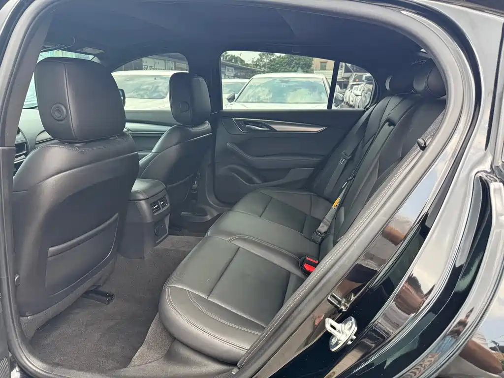 Cadillac CT5 — фото 6