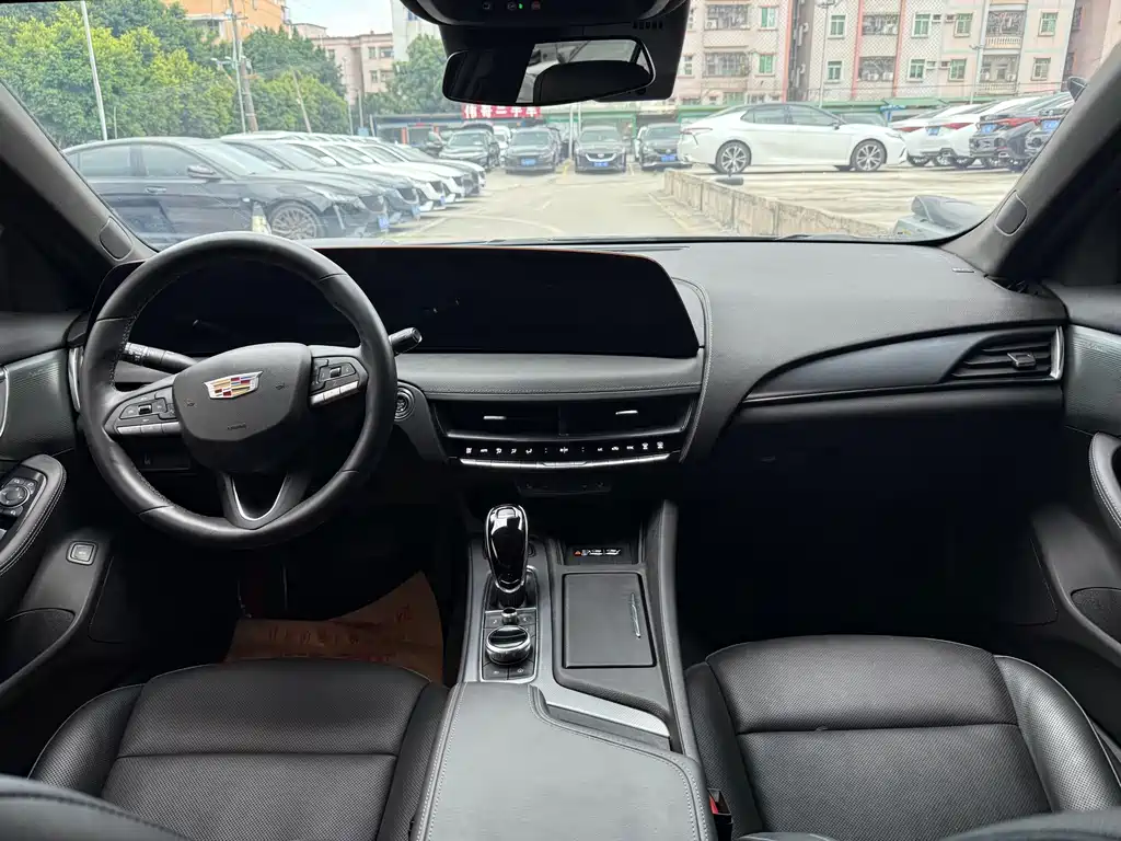 Cadillac CT5 — фото 8