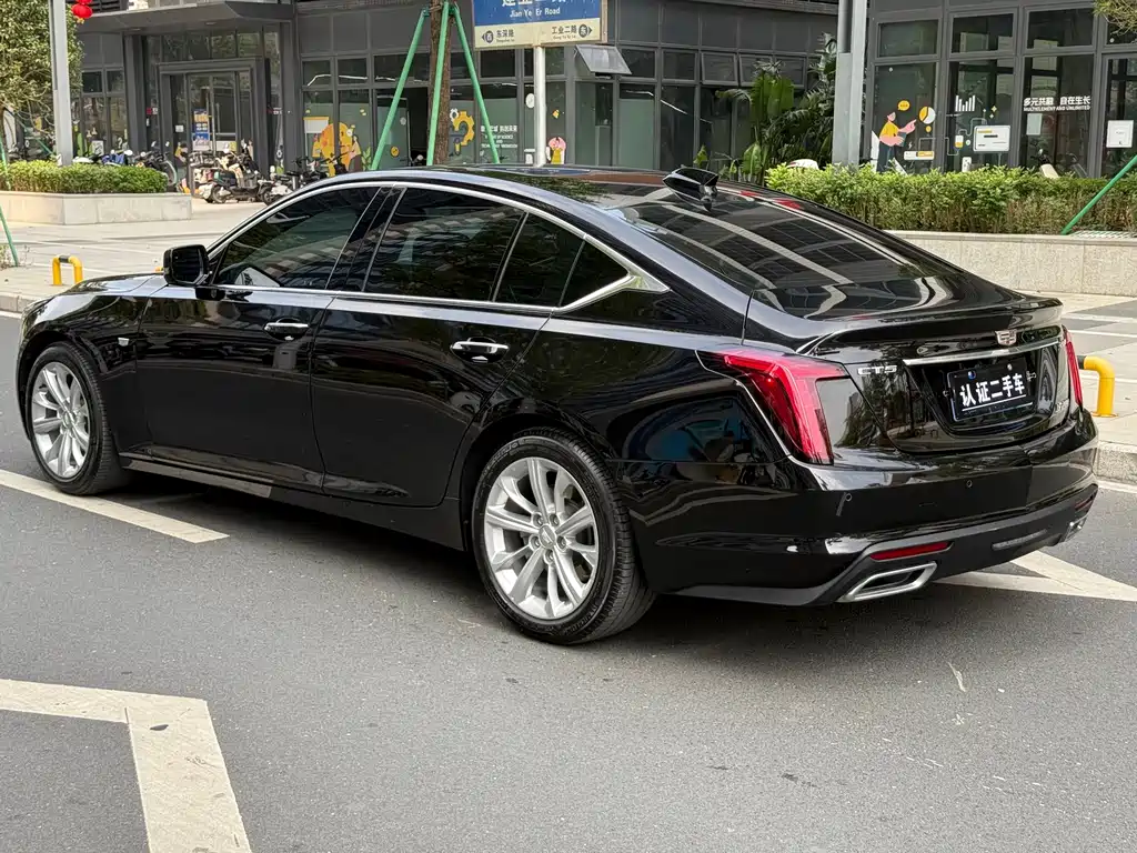 Cadillac CT5 — фото 9