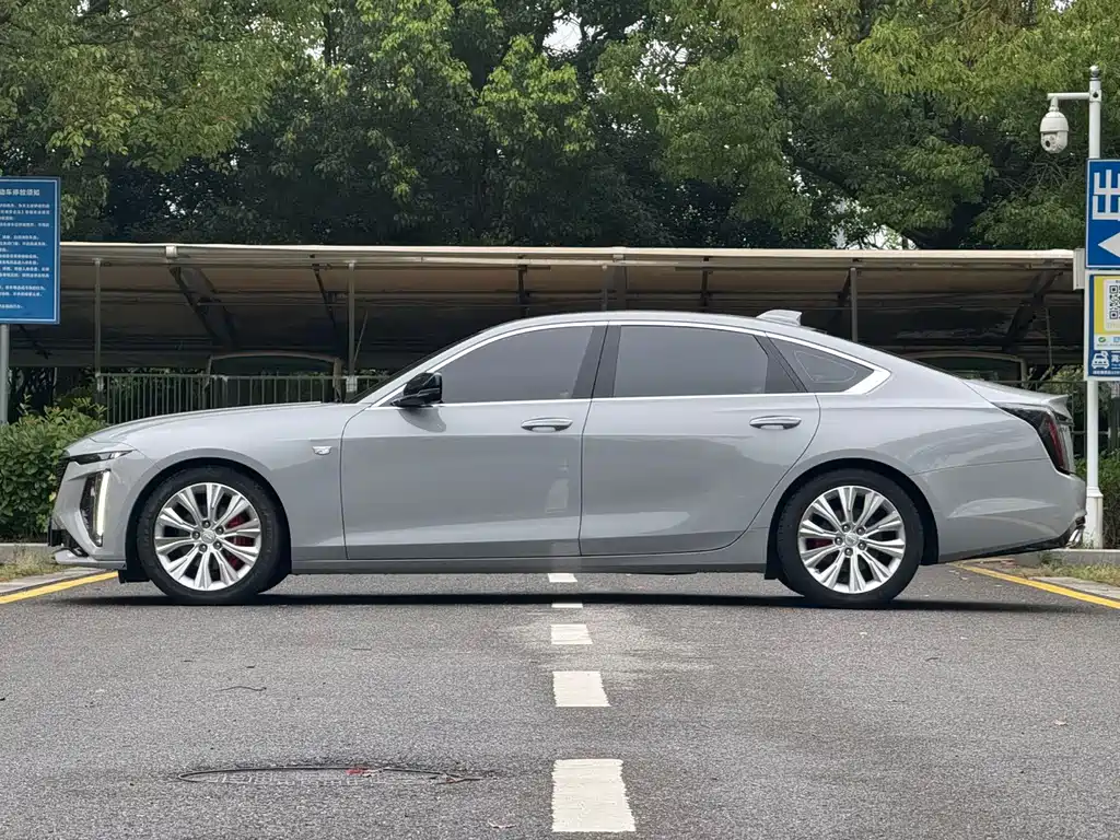 Cadillac CT6 — фото 3