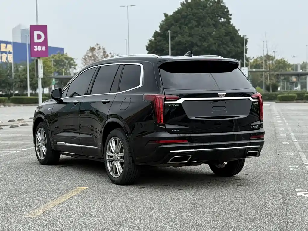 Cadillac XT6 — фото 8