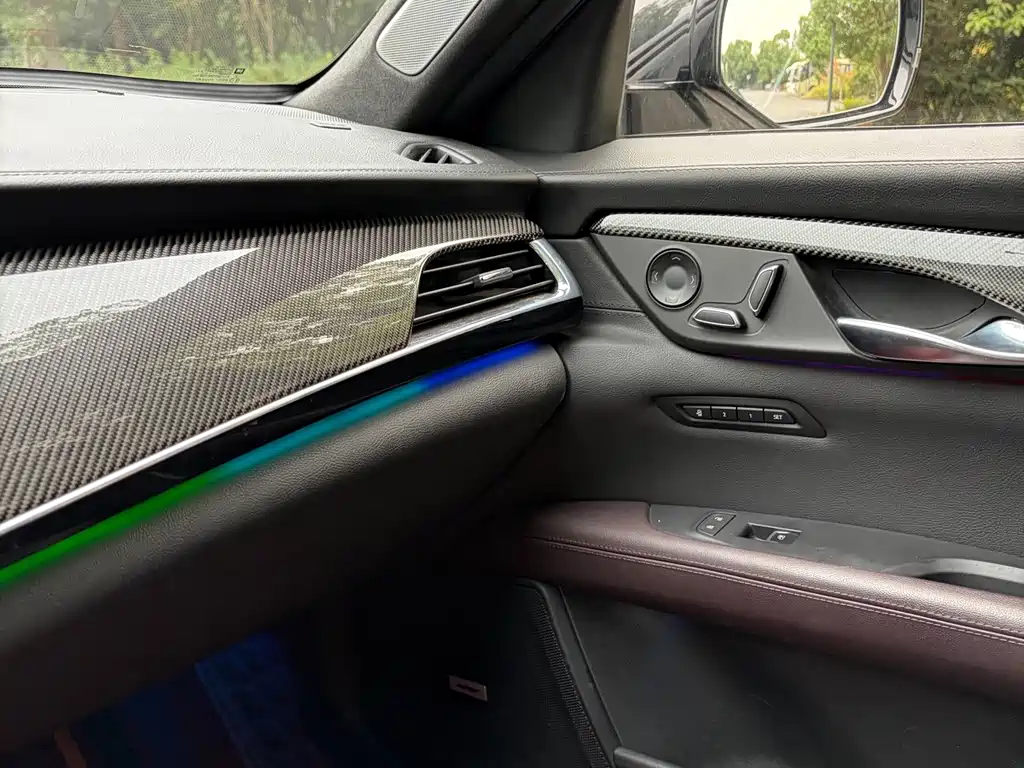 Cadillac CT6 — фото 17