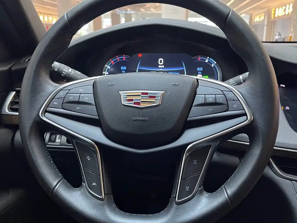 Cadillac CT6 — фото 8