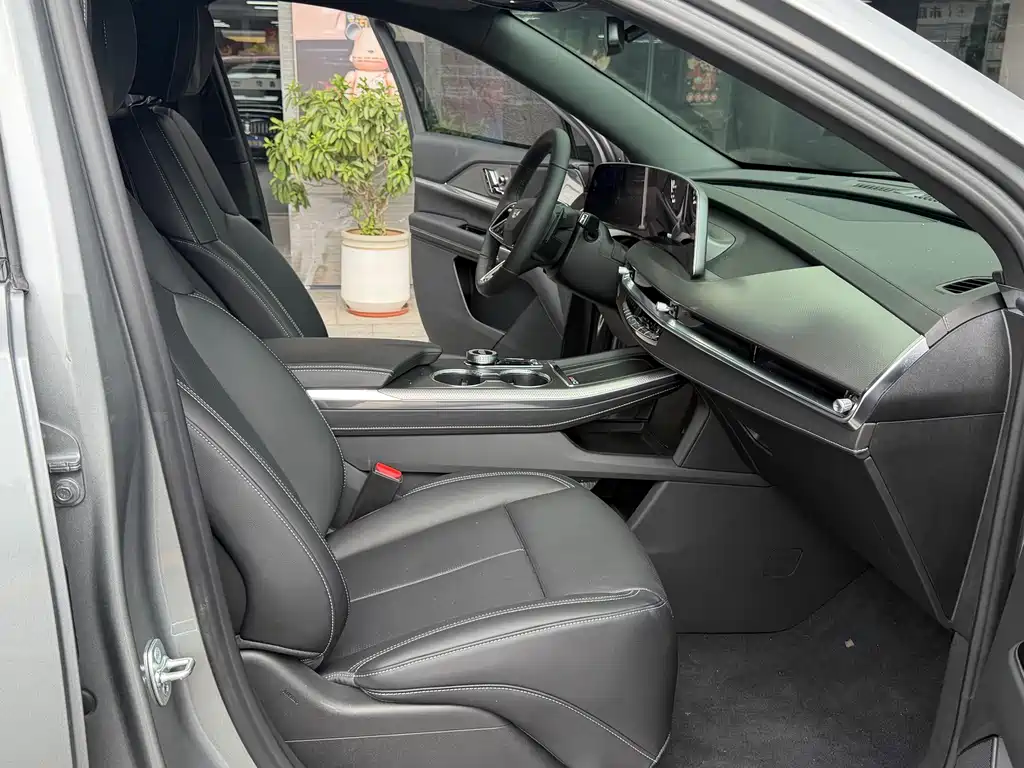 Cadillac XT5 — фото 6