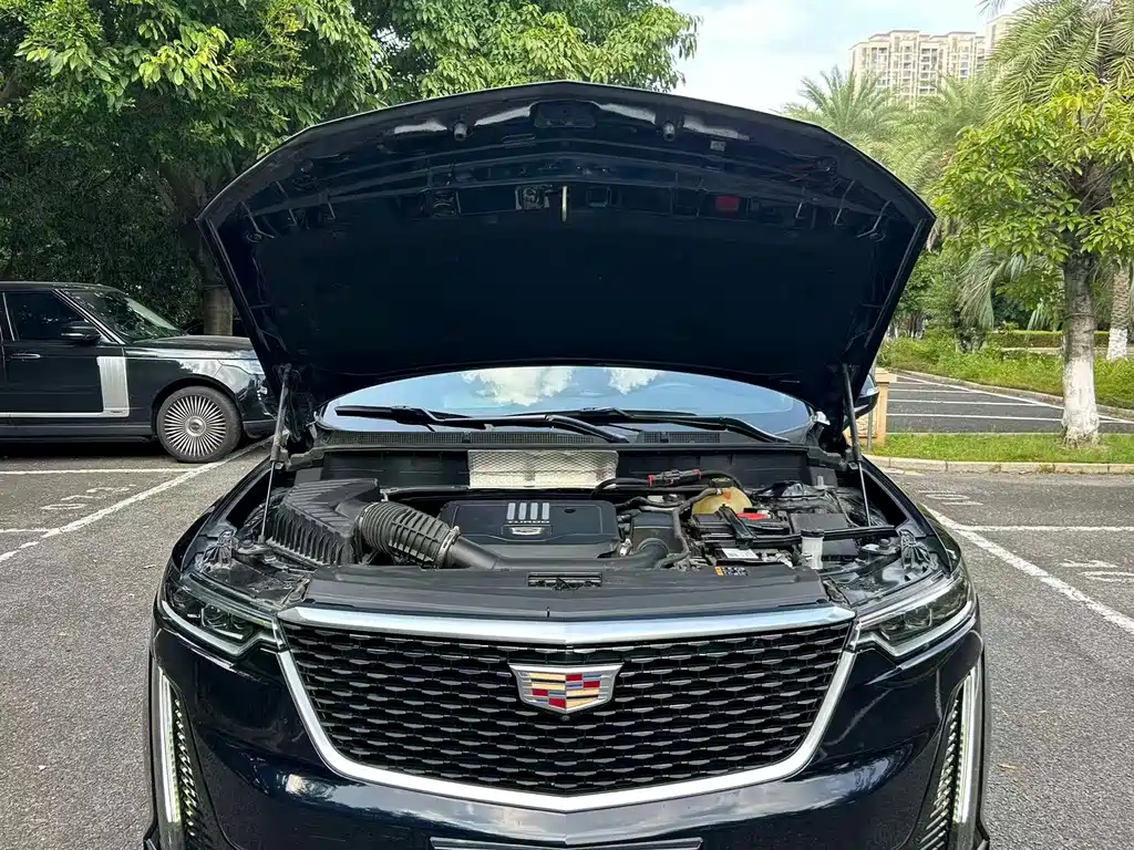 Cadillac XT6 — фото 14