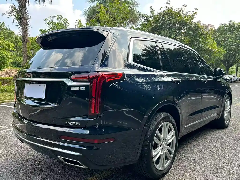 Cadillac XT6 — фото 9
