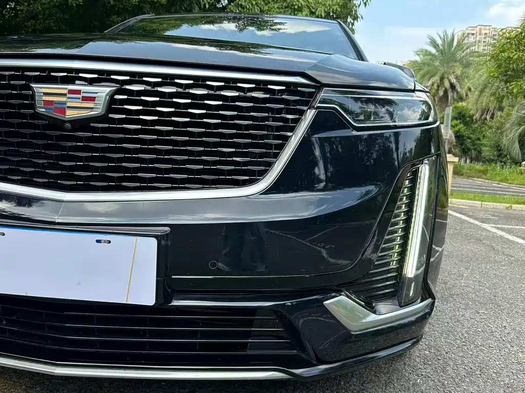 Cadillac XT6 — фото 10