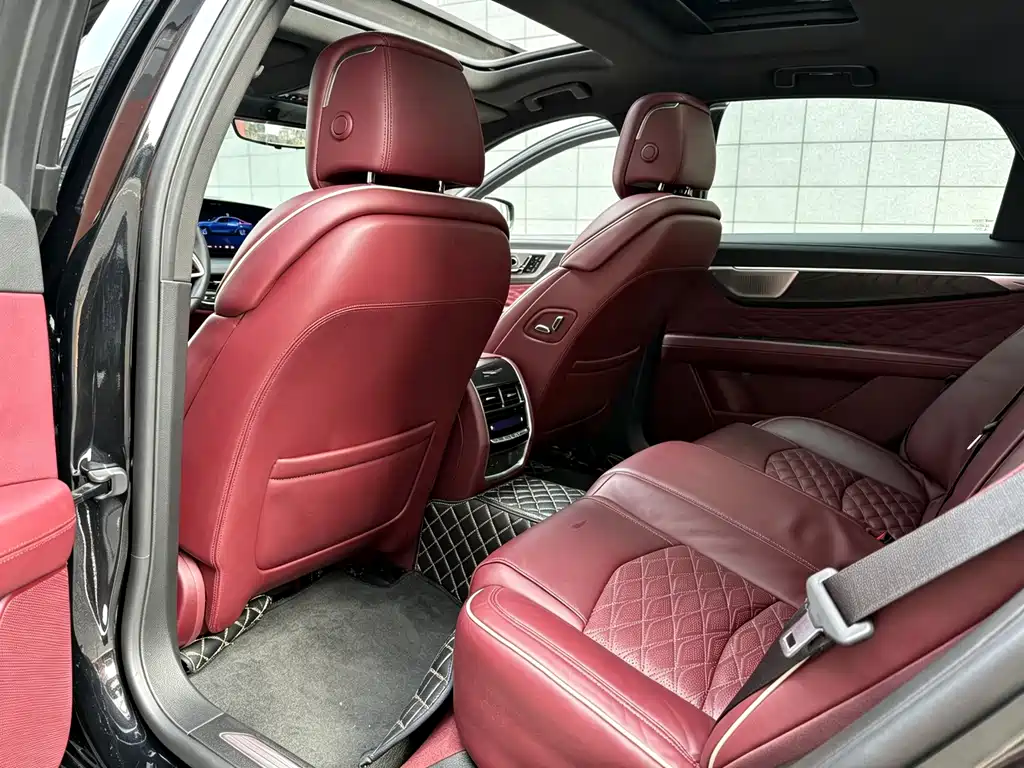 Cadillac CT6 — фото 13