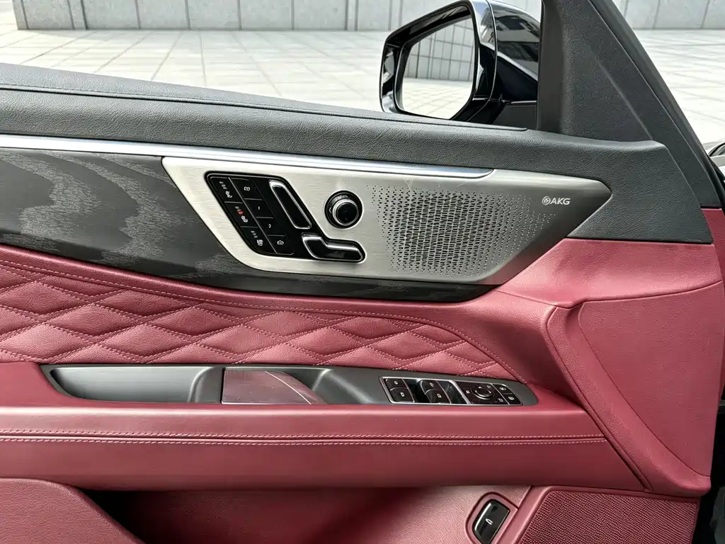 Cadillac CT6 — фото 14