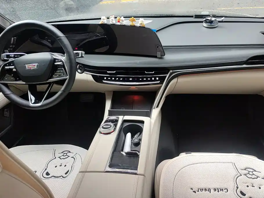Cadillac CT6 — фото 13