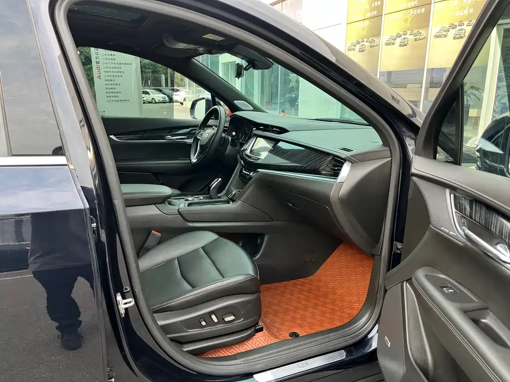 Cadillac XT6 — фото 19