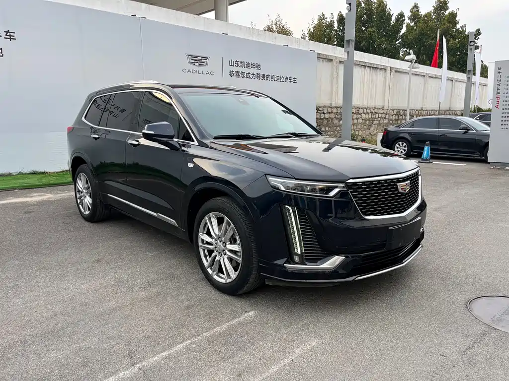 Cadillac XT6 — фото 20