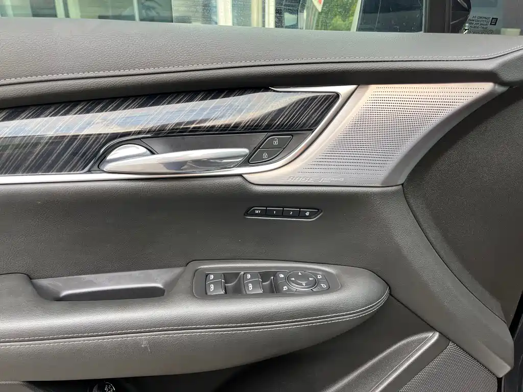 Cadillac XT6 — фото 6