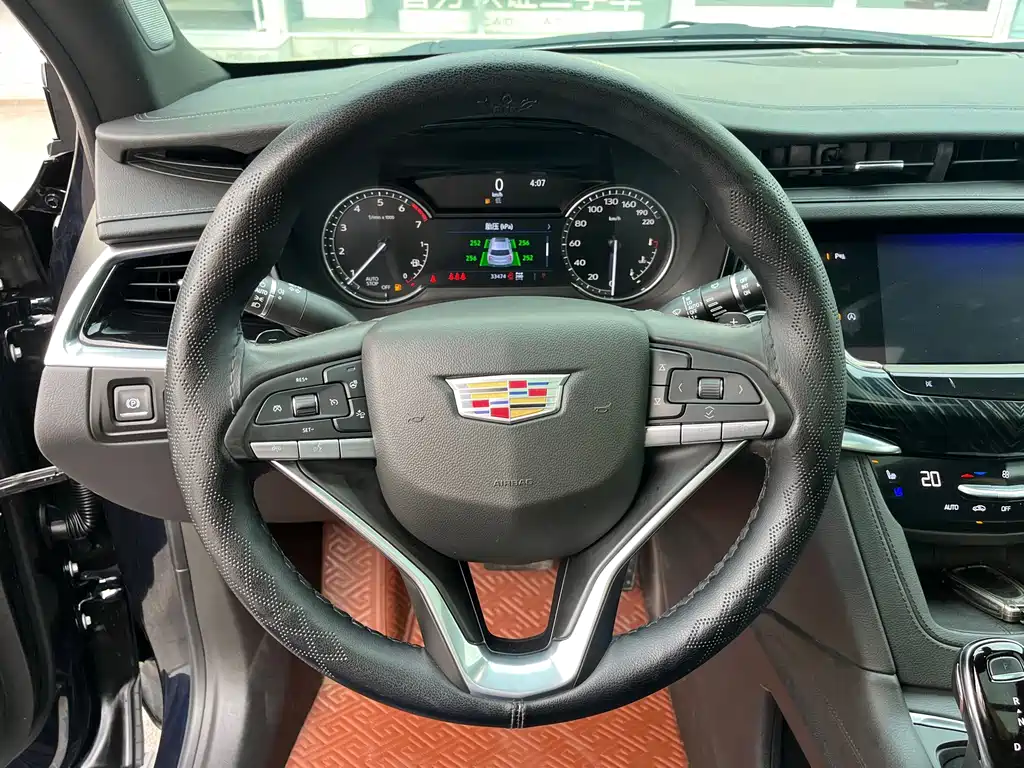 Cadillac XT6 — фото 7