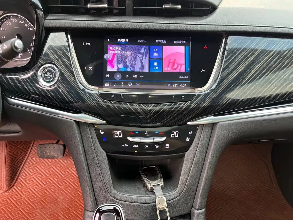 Cadillac XT6 — фото 10