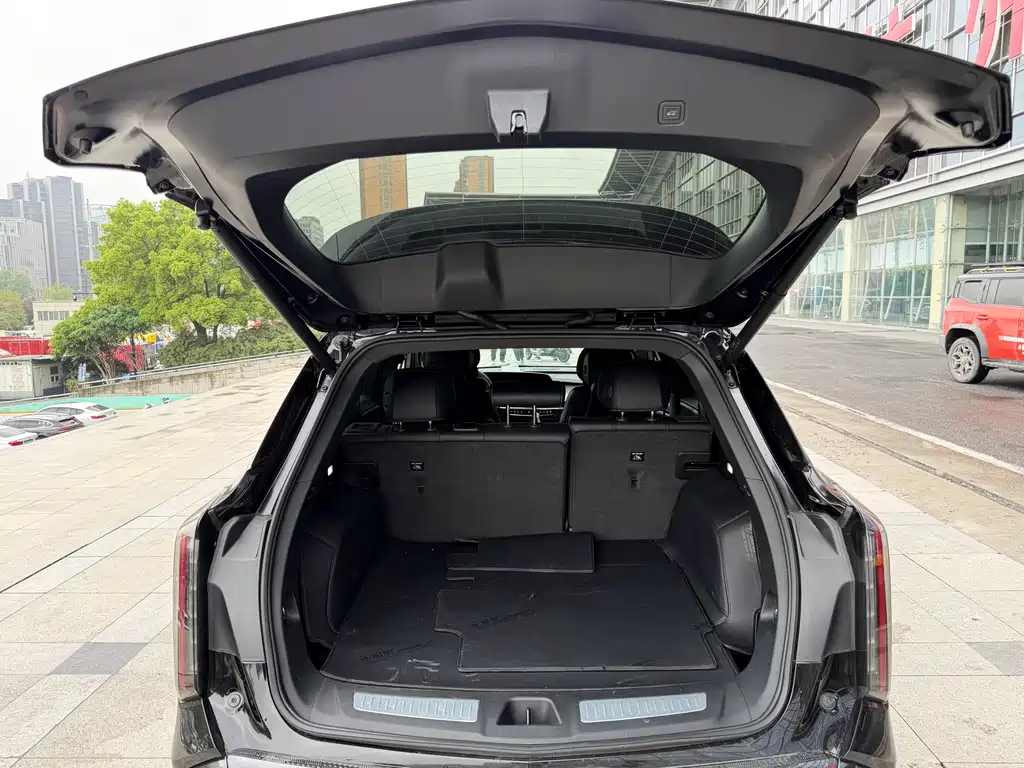 Cadillac XT5 — фото 9