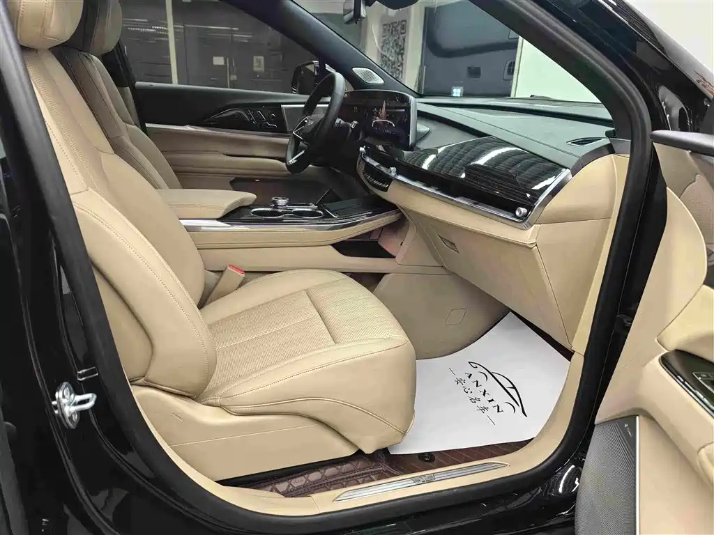 Cadillac XT5 — фото 17