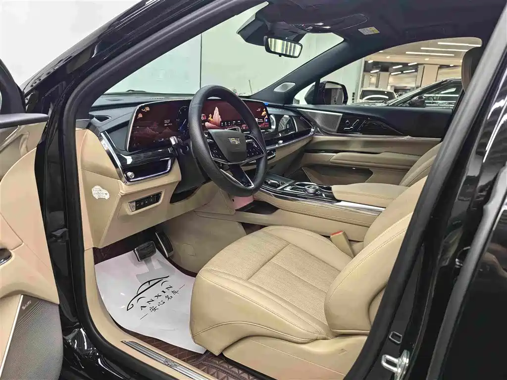 Cadillac XT5 — фото 5