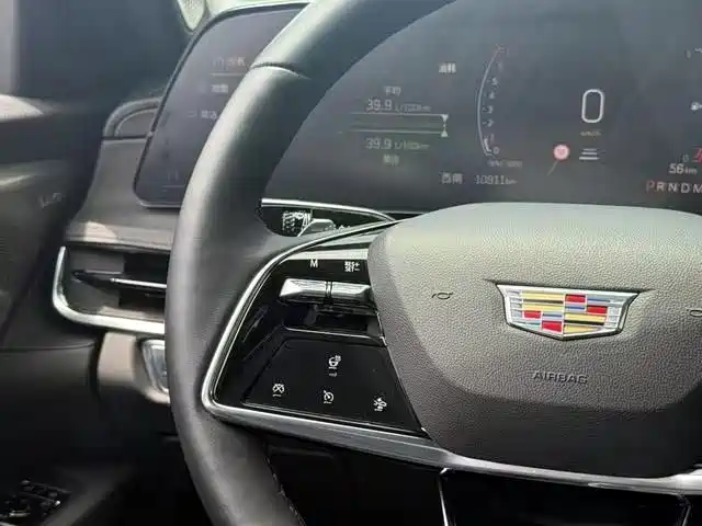 Cadillac CT6 — фото 21