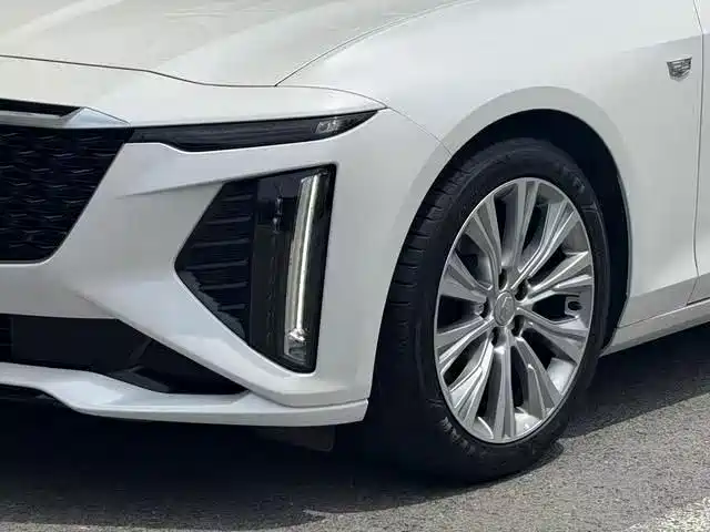 Cadillac CT6 — фото 9