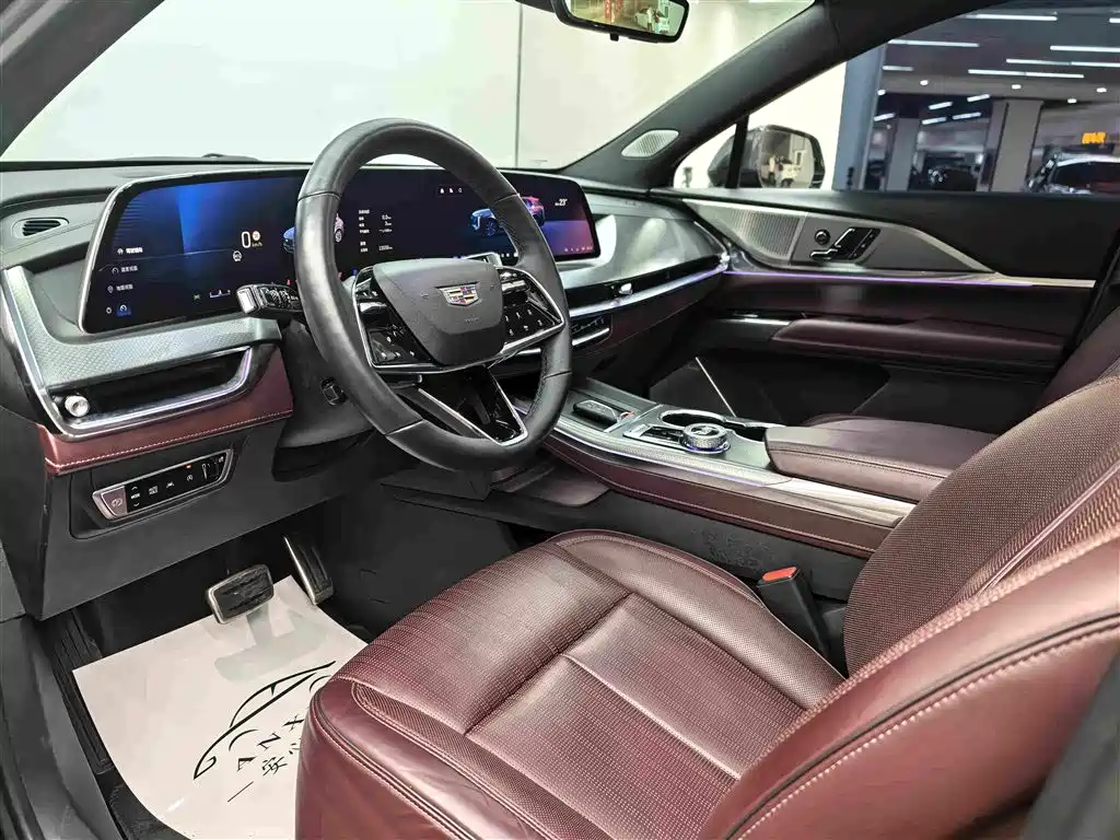 Cadillac XT5 — фото 5
