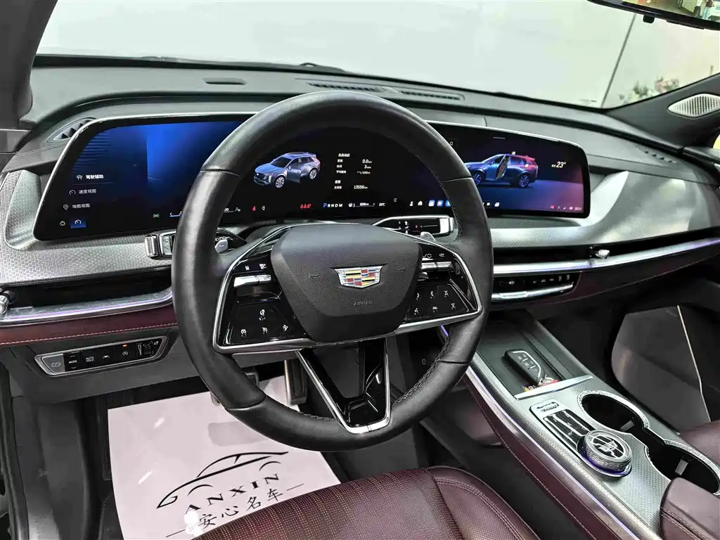 Cadillac XT5 — фото 6