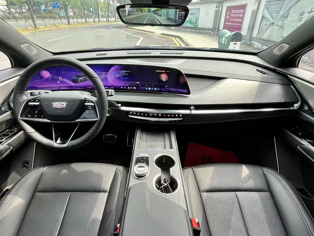 Cadillac XT5 — фото 6