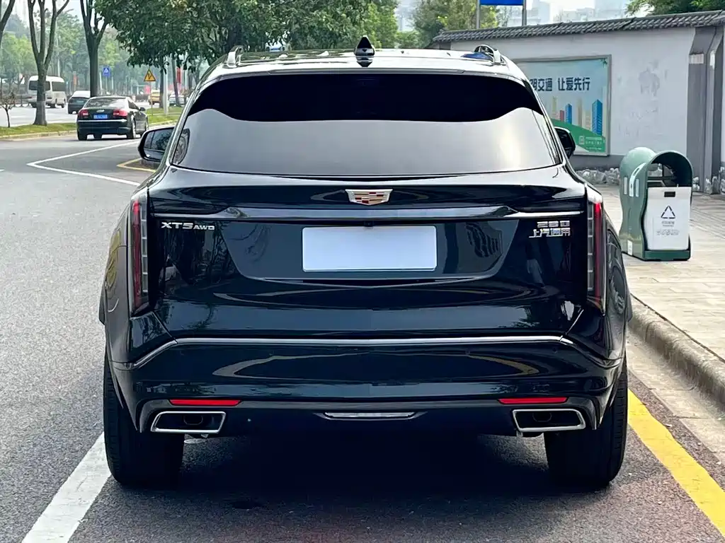 Cadillac XT5 — фото 8