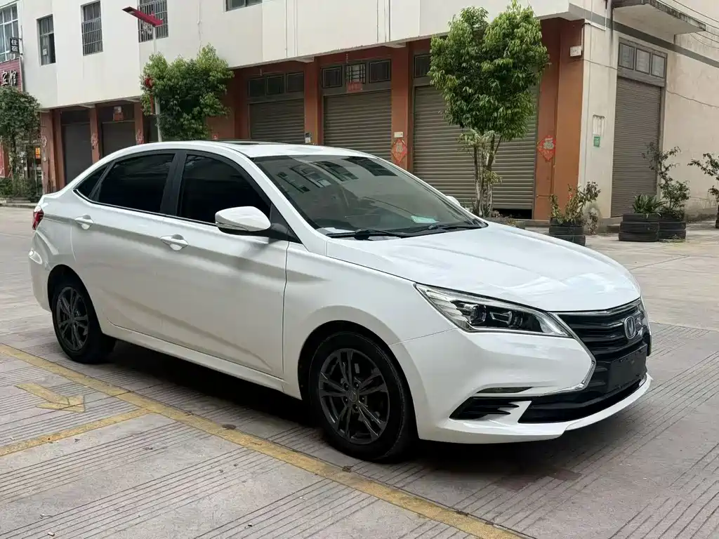 Changan Eado DT — фото 3