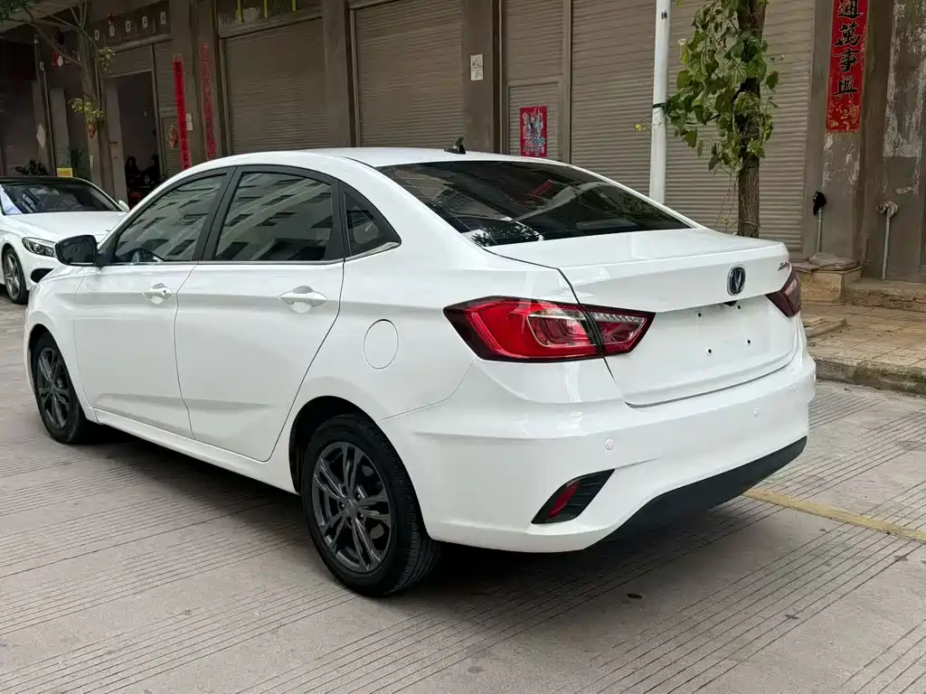 Changan Eado DT — фото 5