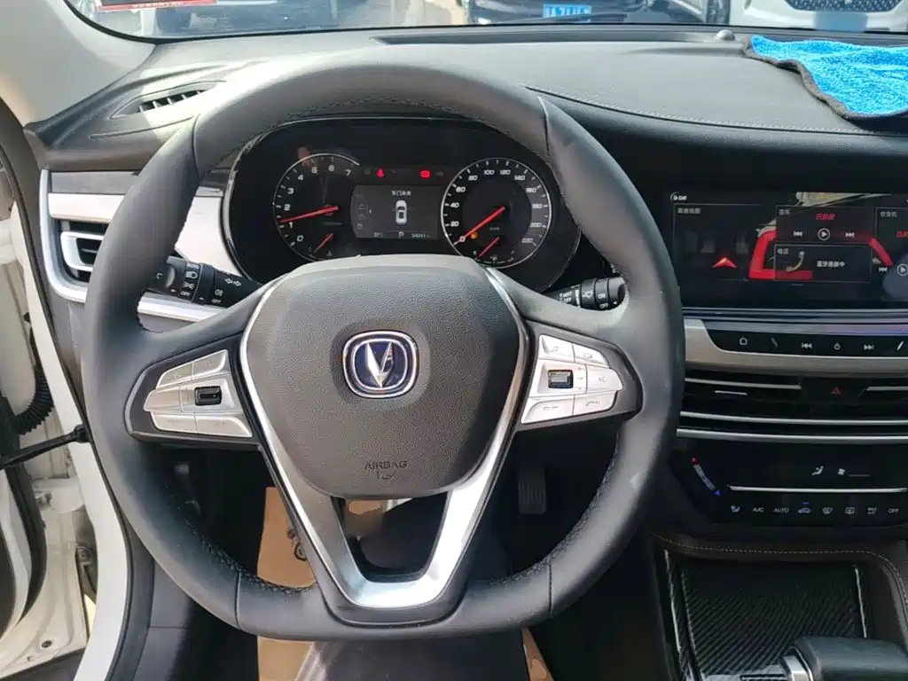 Changan CS35PLUS — фото 11