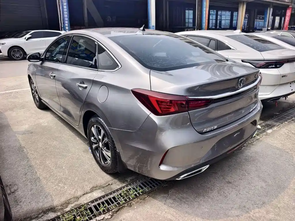 Changan Eado — фото 10