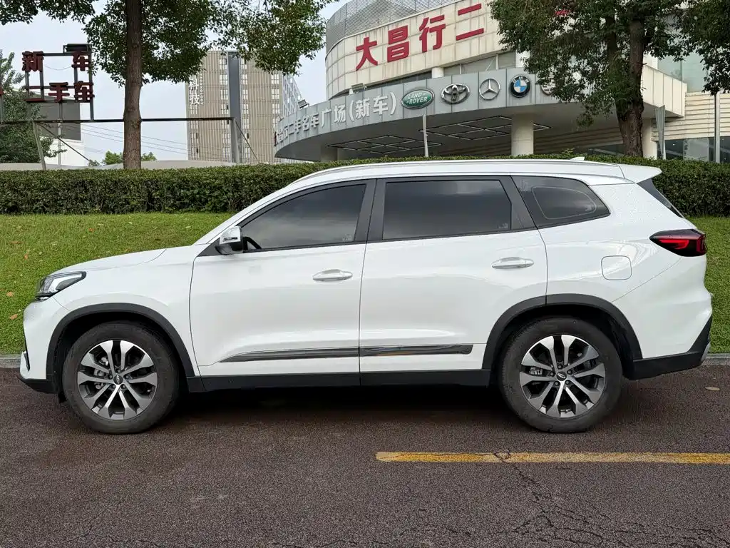 Chery Tiggo 8 — фото 3