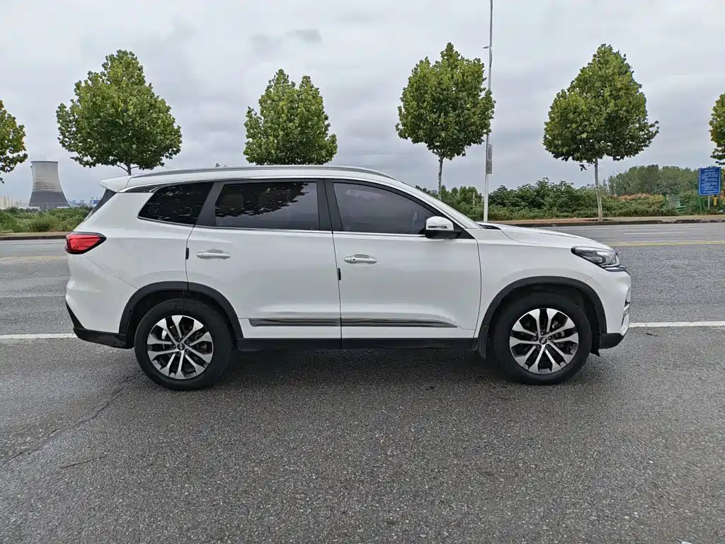 Chery Tiggo 8 — фото 13
