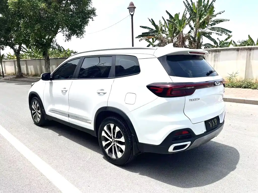 Chery Tiggo 8 — фото 9