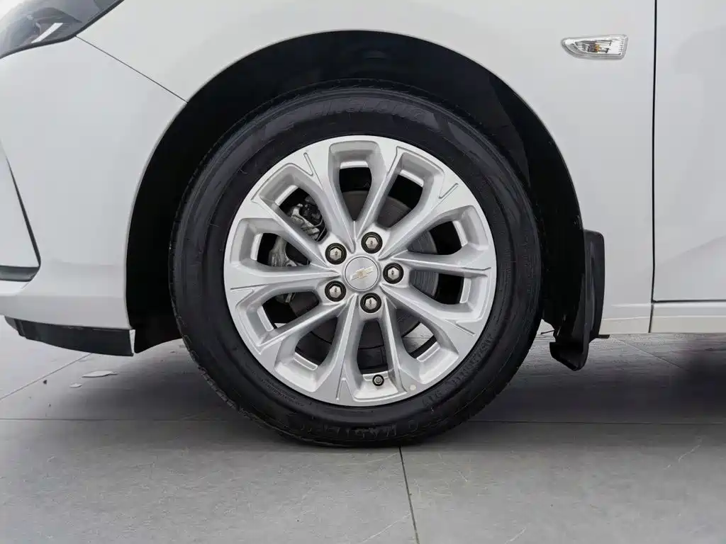 Chevrolet Monza — фото 17