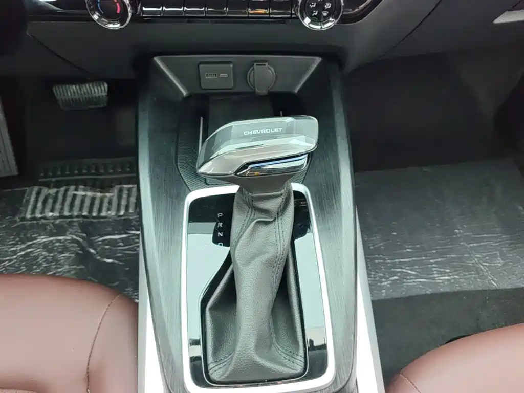 Chevrolet Monza — фото 14