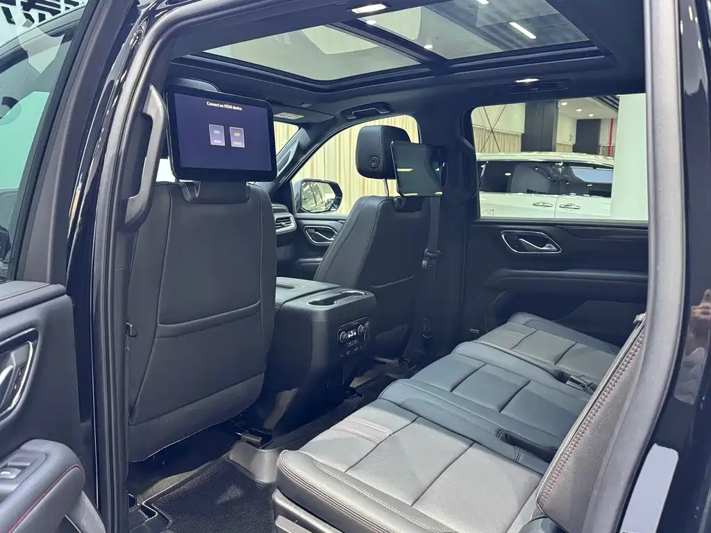 Chevrolet Suburban — фото 17
