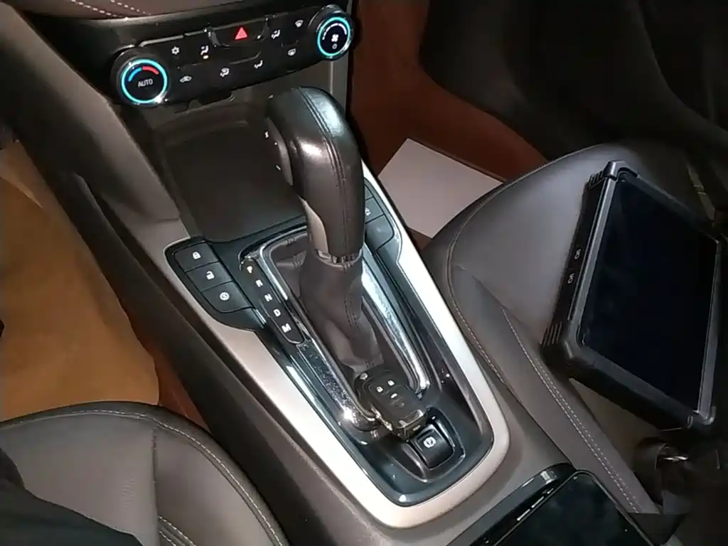 Chevrolet Malibu — фото 14